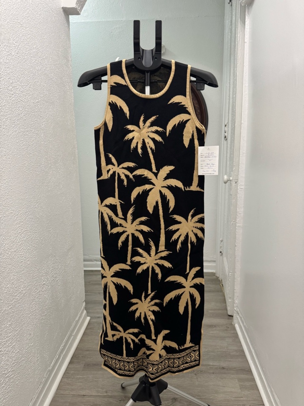 J.McLaughlin Palm Print Sleeveless Dress XS Black Tan Resort Knit Midi - Picture 4 of 8